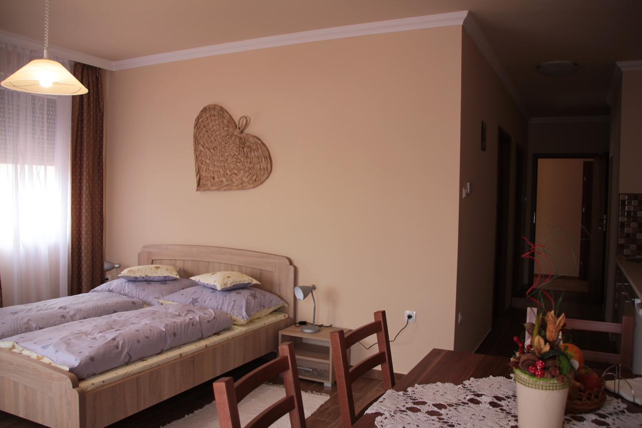 Imola Es Andrea Apartmanhaz 2 Hajdúszoboszló المظهر الخارجي الصورة